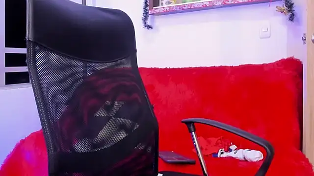 Snapshot of michacosio chatting on 12/23/25, 05:51 michacosio online show from 12/23/25, 05:51