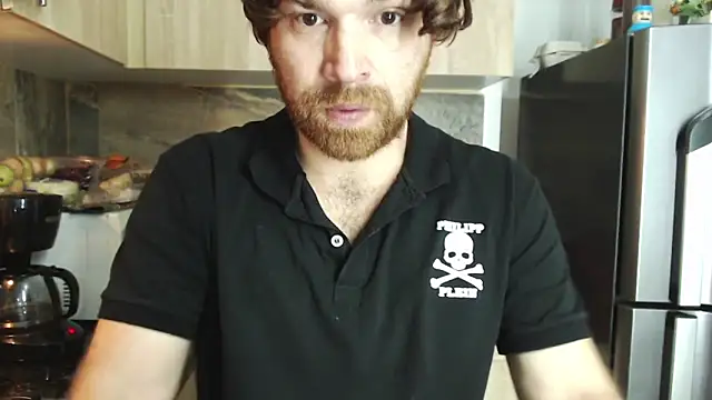 Snapshot of michacosio chatting on 11/06/25, 12:36 michacosio online show from 11/06/25, 12:36