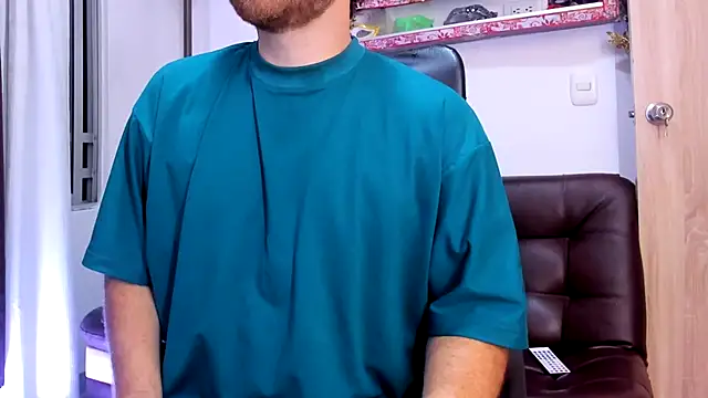 Snapshot of michacosio chatting on 12/20/25, 05:10 michacosio online show from 12/20/25, 05:10