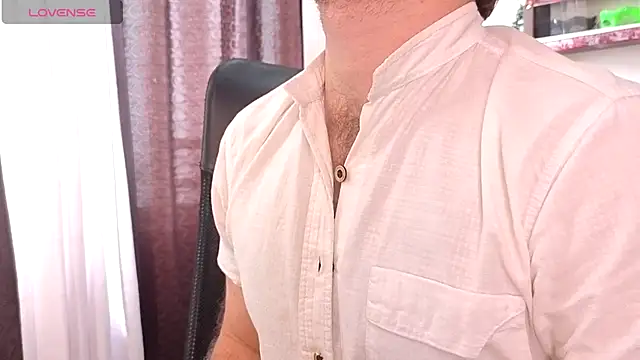 Snapshot of michacosio chatting on 11/22/25, 03:44 michacosio online show from 11/22/25, 03:44