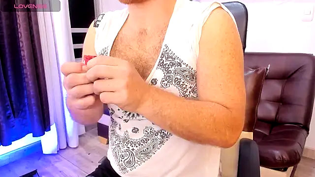 Snapshot of michacosio chatting on 12/21/25, 05:31 michacosio online show from 12/21/25, 05:31