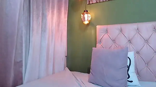 Snapshot of AngelitaWild_ chatting on 02/14/25, 12:09 AngelitaWild online show from 02/14/25, 12:09