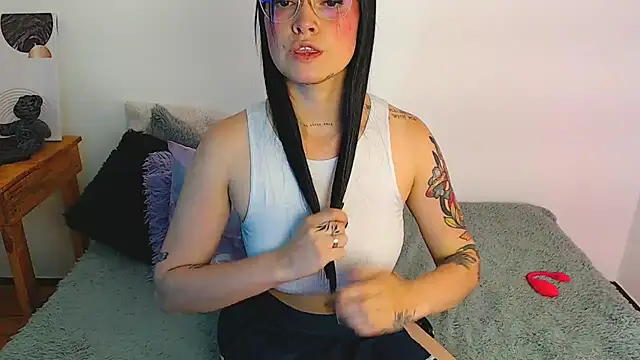 Snapshot of Isa_Maiden1 chatting on 10/11/25, 03:24 Isa Maiden1 online show from 10/11/25, 03:24