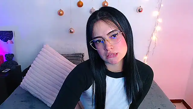 Snapshot of Isa_Maiden1 chatting on 01/08/26, 04:46 Isa Maiden1 online show from 01/08/26, 04:46