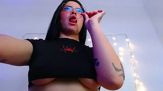 Isa Maiden1 online show from 12/17/25, 05:07