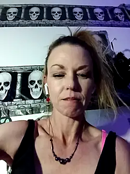 cammyquart online show from 10/21/25, 02:55