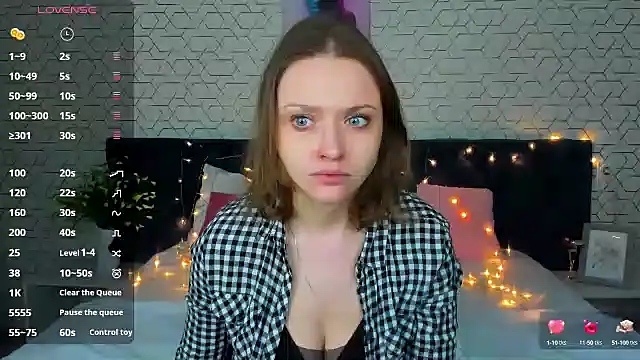 Snapshot of Linda_Bryant chatting on 02/07/25, 12:53 Linda Bryant online show from 02/07/25, 12:53