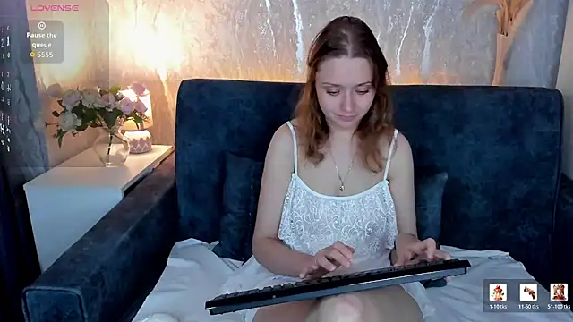 Snapshot of Linda_Bryant chatting on 07/14/26, 02:05 Linda Bryant online show from 07/14/26, 02:05