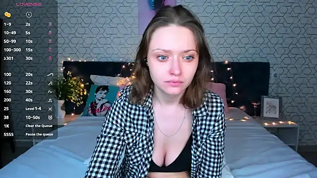 Snapshot of Linda_Bryant chatting on 03/08/25, 12:44 Linda Bryant online show from 03/08/25, 12:44