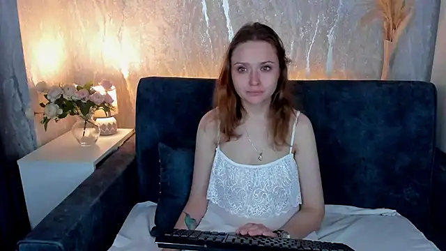 Snapshot of Linda_Bryant chatting on 07/14/26, 01:05 Linda Bryant online show from 07/14/26, 01:05