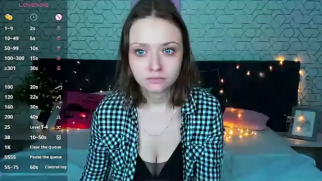 Snapshot of Linda_Bryant chatting on 02/02/25, 03:32 Linda Bryant online show from 02/02/25, 03:32