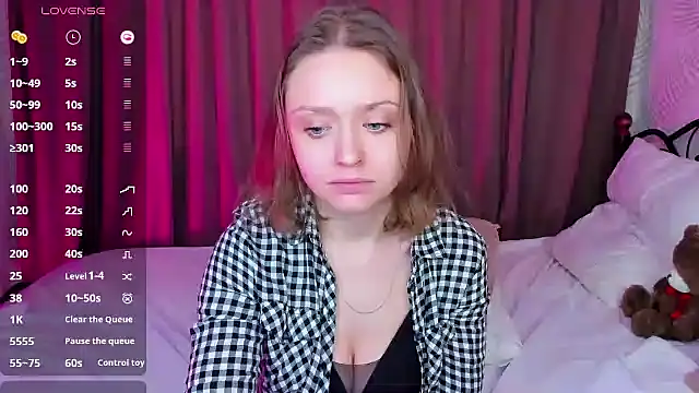 Snapshot of Linda_Bryant chatting on 01/23/25, 03:48 Linda Bryant online show from 01/23/25, 03:48