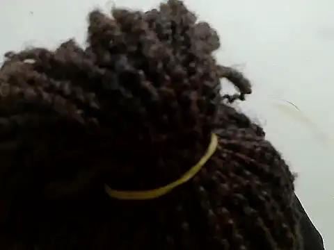 prettybeee online show from 10/12/25, 01:51