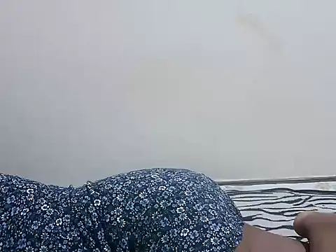 prettybeee online show from 12/03/25, 10:42