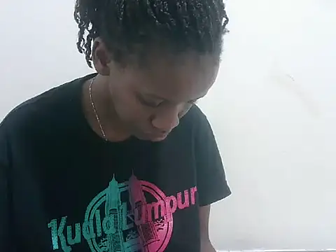 prettybeee online show from 12/04/25, 09:47