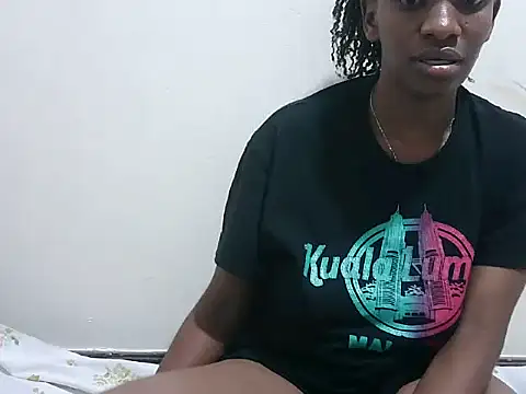 prettybeee online show from 10/30/25, 01:26