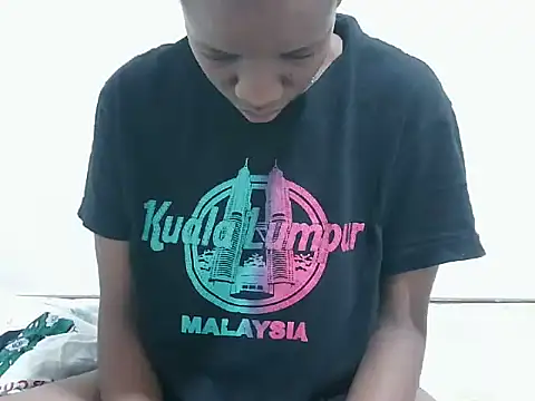 prettybeee online show from 11/03/25, 03:48