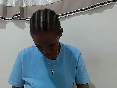 prettybeee online show from 12/19/25, 05:04