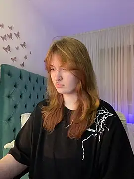  Chlo  e online show from 03/11/25, 11:47