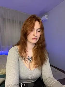  Chlo  e online show from 11/09/25, 12:09