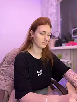  Chlo  e online show from 11/23/25, 02:27