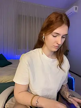  Chlo  e online show from 11/13/25, 02:10