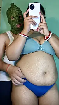 Snapshot of hotty_Sexy-couple chatting on 03/12/25, 05:46 hotty Sexy-couple online show from 03/12/25, 05:46