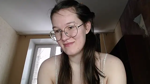 Snapshot of MiriamOr chatting on 02/27/25, 10:33 MiriamOr online show from 02/27/25, 10:33