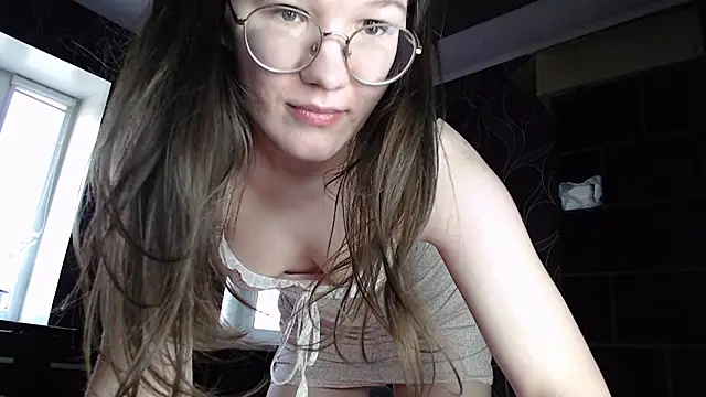 Snapshot of MiriamOr chatting on 03/11/25, 10:51 MiriamOr online show from 03/11/25, 10:51