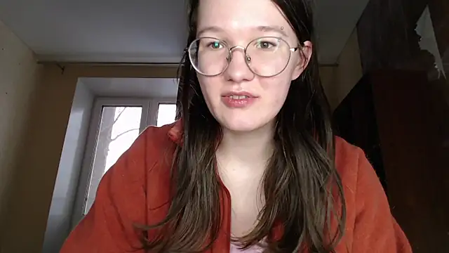 Snapshot of MiriamOr chatting on 02/14/25, 01:29 MiriamOr online show from 02/14/25, 01:29