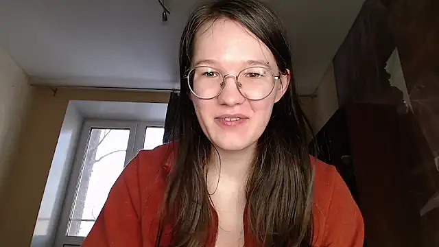 Snapshot of MiriamOr chatting on 02/13/25, 10:34 MiriamOr online show from 02/13/25, 10:34