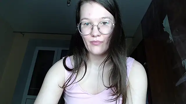 Snapshot of MiriamOr chatting on 02/10/25, 07:04 MiriamOr online show from 02/10/25, 07:04