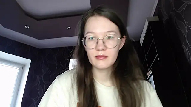 Snapshot of MiriamOr chatting on 03/10/25, 08:39 MiriamOr online show from 03/10/25, 08:39