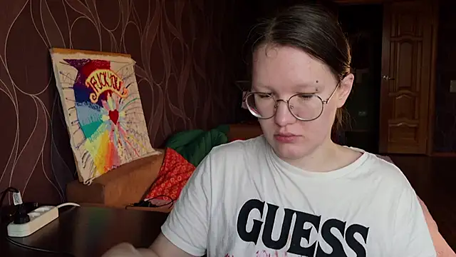 MiriamOr online show from 10/31/25, 07:49