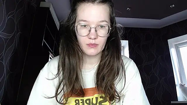 Snapshot of MiriamOr chatting on 03/11/25, 07:46 MiriamOr online show from 03/11/25, 07:46