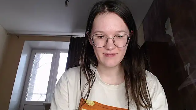 Snapshot of MiriamOr chatting on 01/27/25, 10:38 MiriamOr online show from 01/27/25, 10:38