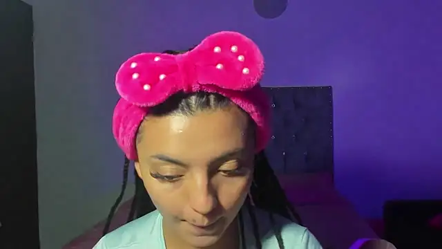 Snapshot of CaroolSex chatting on 01/22/25, 01:42 CaroolSex online show from 01/22/25, 01:42