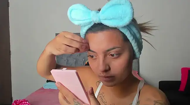 Snapshot of CaroolSex chatting on 01/11/25, 07:05 CaroolSex online show from 01/11/25, 07:05