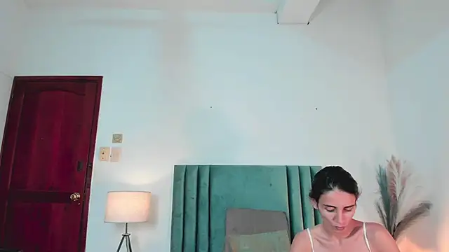 Nina Cavaali online show from 02/21/25, 06:15