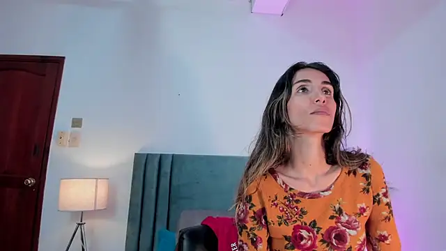 Nina Cavaali online show from 03/17/25, 06:11