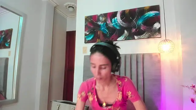Nina Cavaali online show from 10/05/25, 02:30