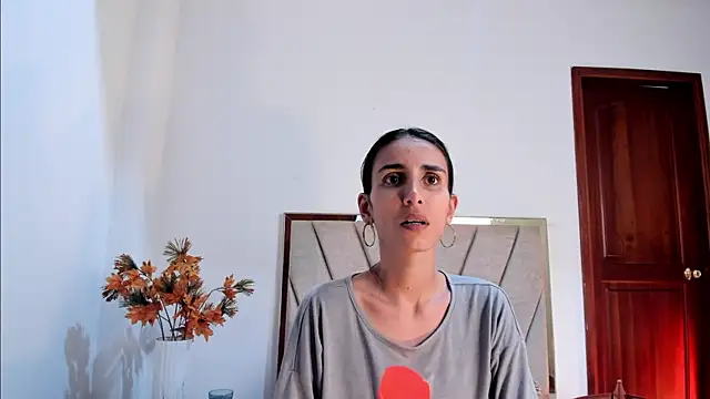 Nina Cavaali online show from 03/04/25, 06:18