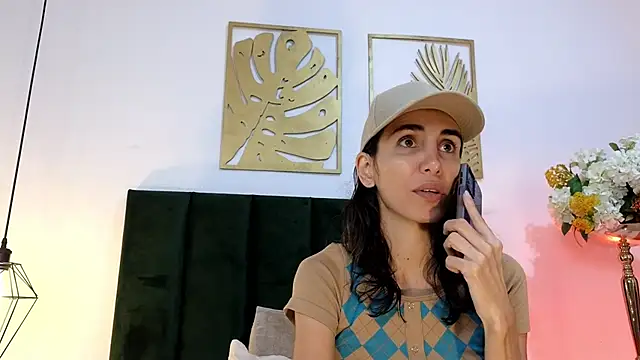 Nina Cavaali online show from 09/28/25, 02:24