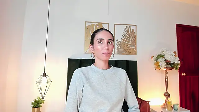 Nina Cavaali online show from 03/03/25, 06:13