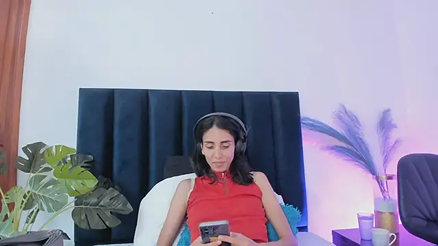 Nina Cavaali online show from 09/12/25, 06:29