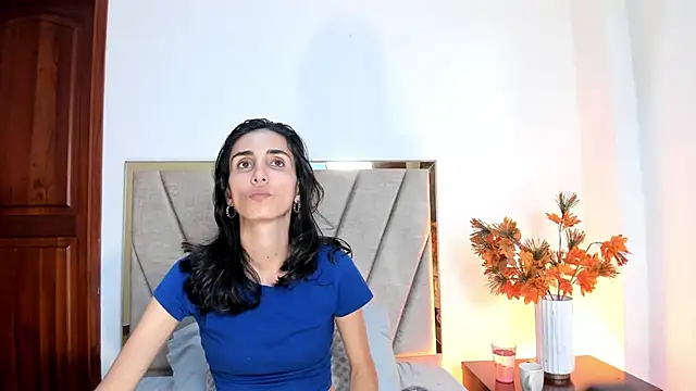 Nina Cavaali online show from 10/14/25, 06:30