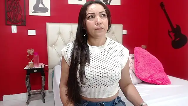 Snapshot of Rebecca_Milf chatting on 11/07/25, 11:59 Rebecca Milf online show from 11/07/25, 11:59