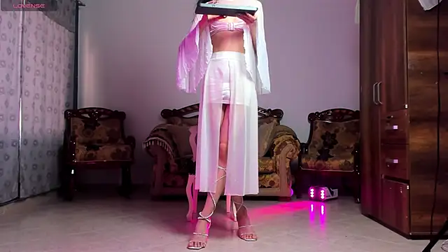 Nonbinaryangel  online show from 02/03/25, 10:00