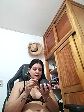 Mia Hampton online show from 09/21/25, 05:18