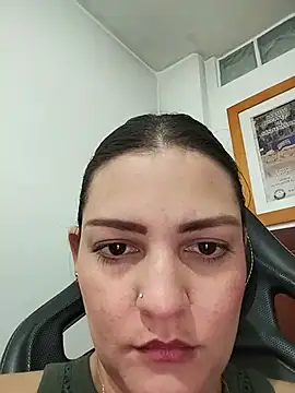 Mia Hampton online show from 05/19/26, 09:00